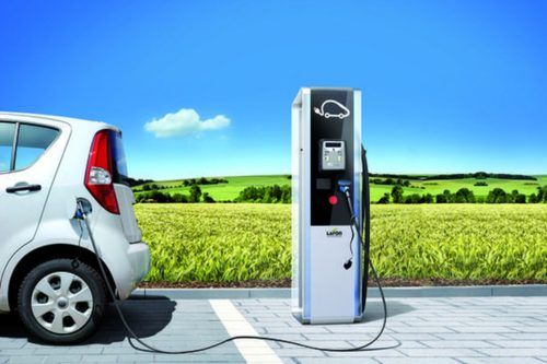 Borne de recharge pour voiture électrique installée à domicile